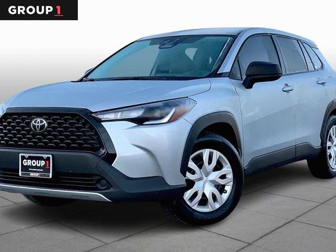 Used 2025 Toyota Corolla Cross L image 1