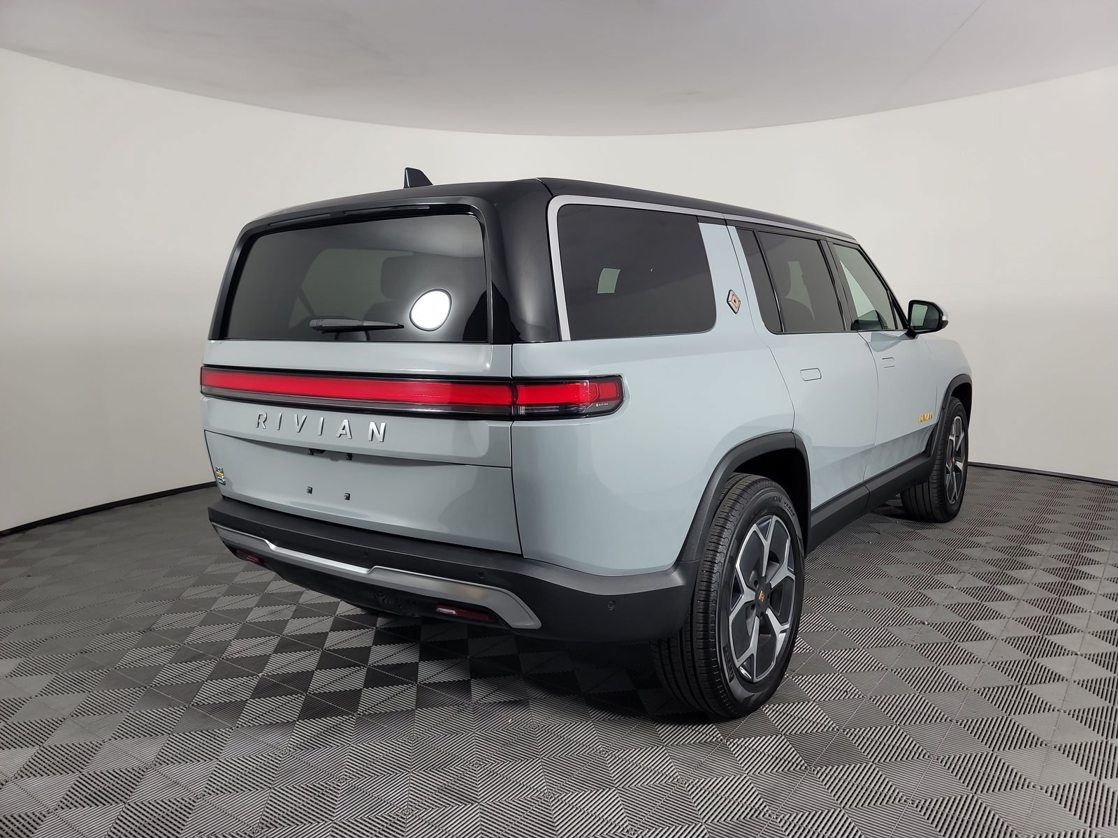 Used 2023 Rivian R1S Adventure Quad AWD/4WD image 5