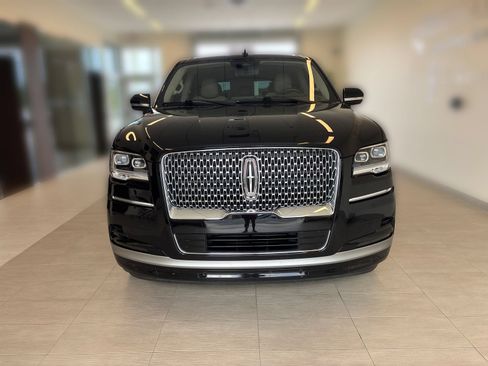 Certified 2023 Lincoln Navigator Reserve AWD/4WD image 5
