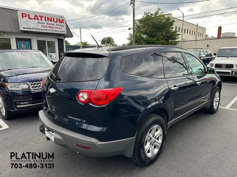 Used 2012 Chevrolet Traverse LS FWD image 5