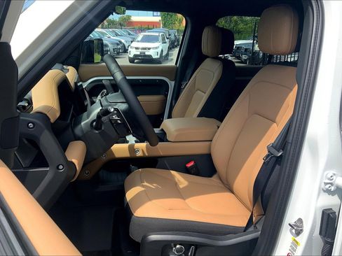 New 2025 Land Rover Defender 130 V8 image 9