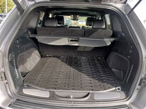 Used 2017 Jeep Grand Cherokee Limited image 14