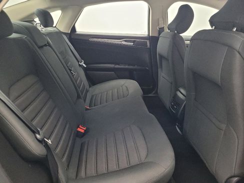 Used 2019 Ford Fusion SE image 19