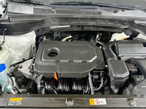 Used 2017 Hyundai Santa Fe Sport FWD image 31