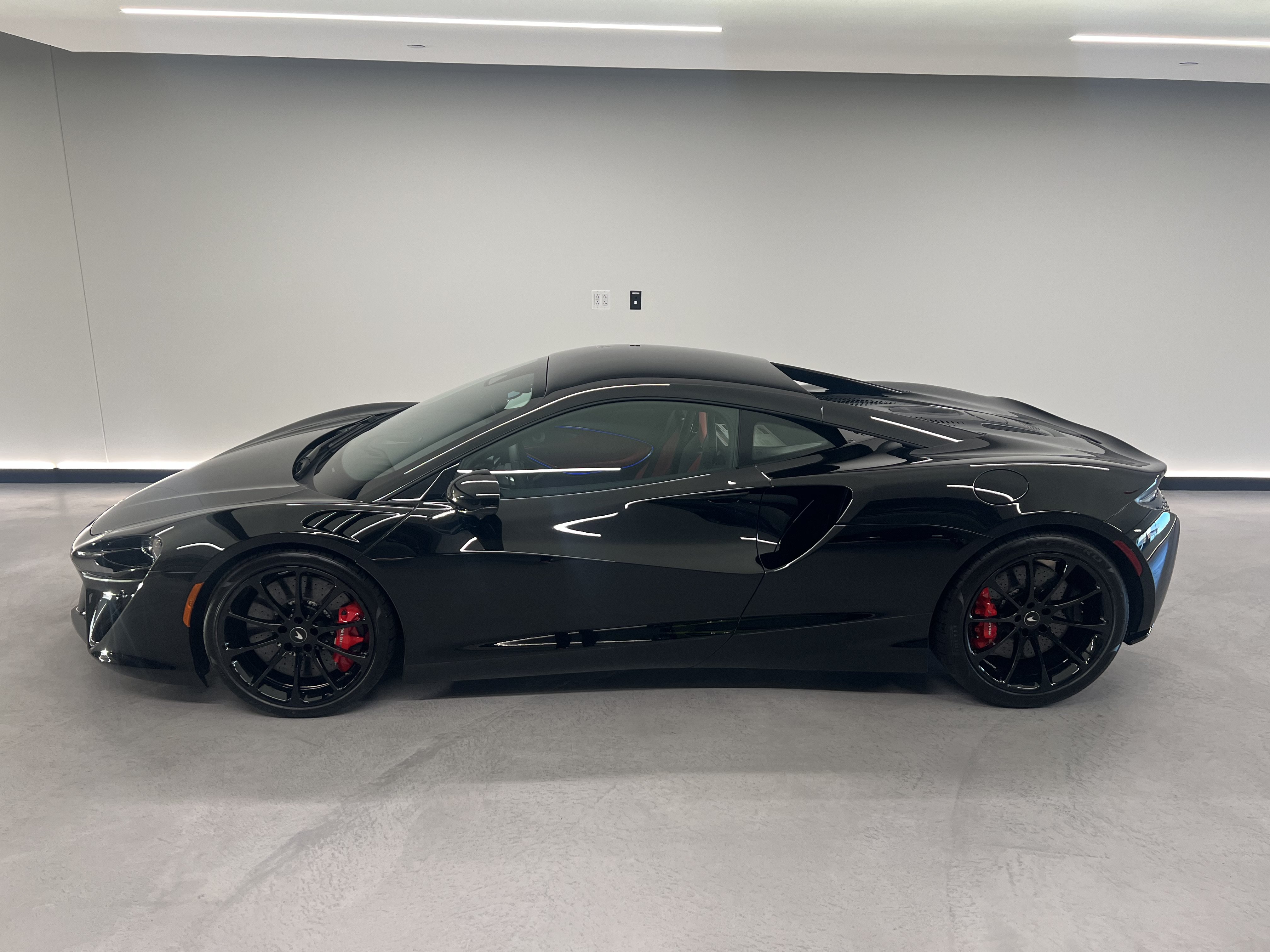 New 2027 McLaren Artura RWD image 2
