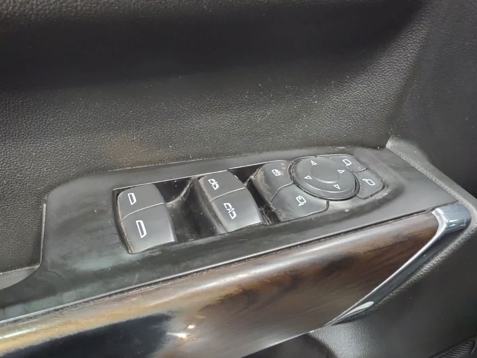 Used 2019 GMC Sierra 1500 SLT w/ SLT Premium Plus Package AWD/4WD image 22