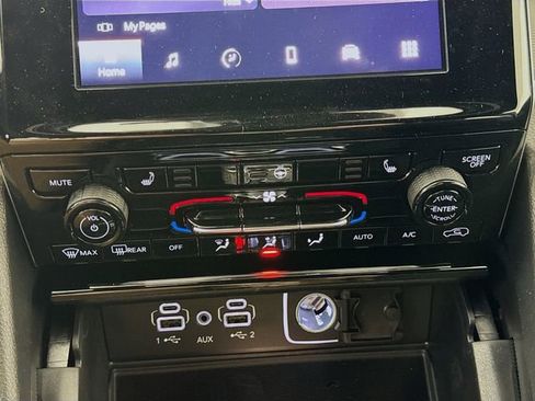 New 2025 Jeep Grand Cherokee Altitude image 15