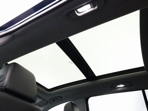 Used 2022 GMC Terrain SLT w/ Infotainment Package II image 26