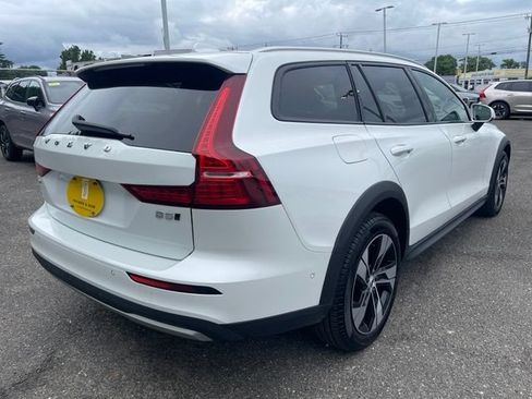 Used 2025 Volvo V60 B5 Cross Country Plus AWD/4WD image 7
