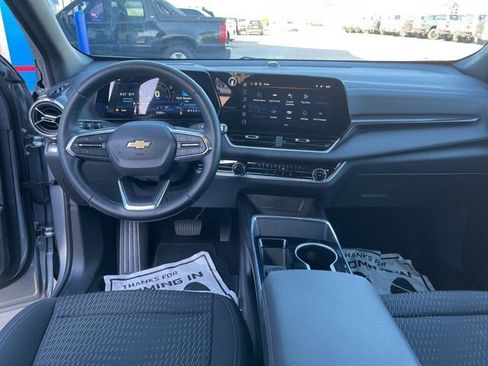 Used 2025 Chevrolet Equinox LT image 12