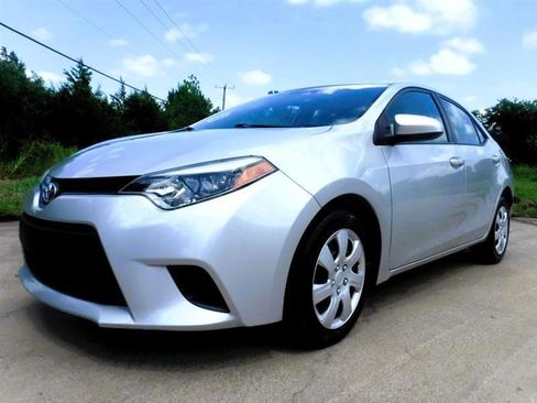 Used 2014 Toyota Corolla LE image 9