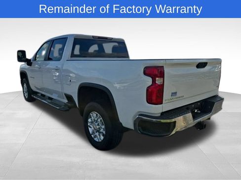 Used 2024 Chevrolet Silverado 2500 LT AWD/4WD image 3