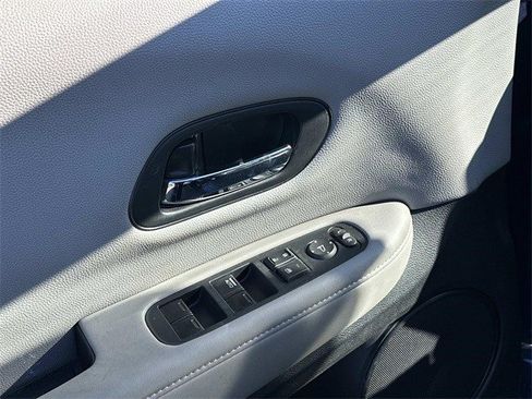 Used 2016 Honda HR-V LX image 17