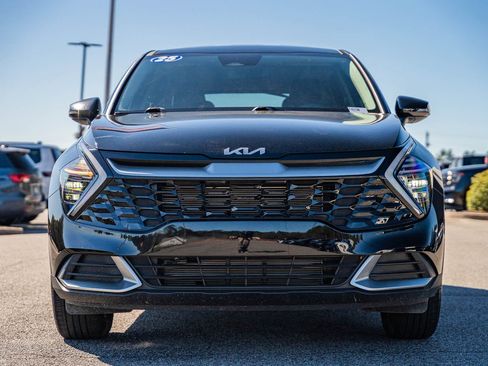 Used 2025 Kia Sportage EX image 2