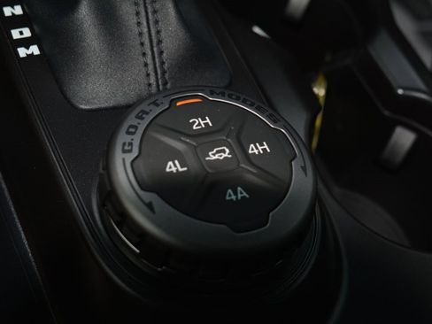 Used 2024 Ford Bronco Wildtrak image 19