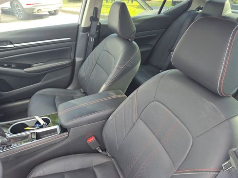 Used 2024 Nissan Altima 2.5 SR w/ SR Premium Package image 21