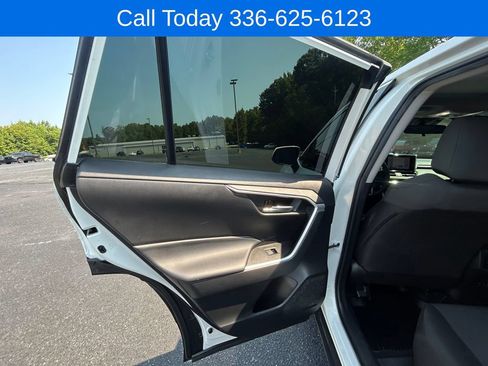 Used 2023 Toyota RAV4 LE FWD image 15