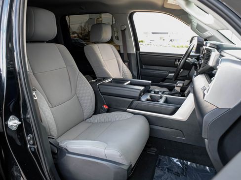 Used 2022 Toyota Tundra SR5 image 32