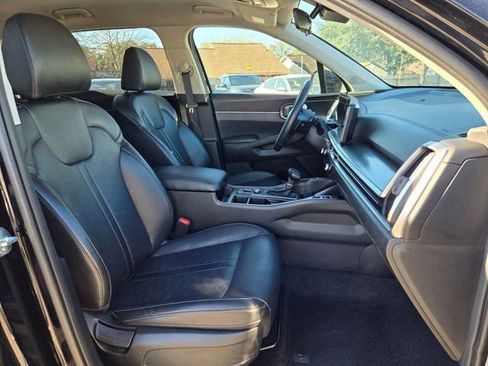 Used 2024 Kia Sorento S image 30