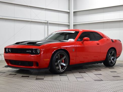 Used 2023 Dodge Challenger SRT Hellcat RWD image 3