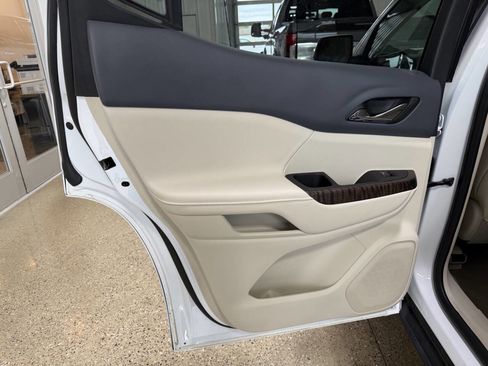 Used 2023 GMC Acadia Denali AWD/4WD image 29