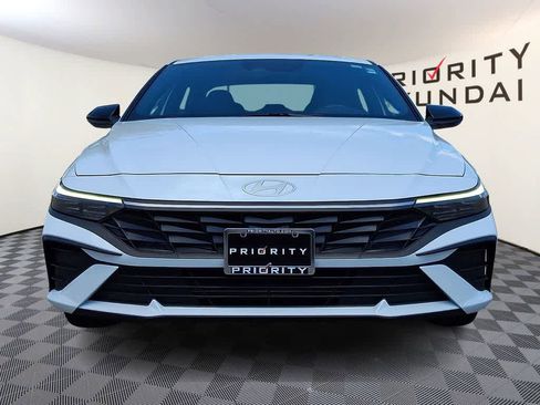 Certified 2025 Hyundai Elantra Sport FWD image 2