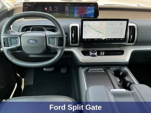 Used 2025 Ford Expedition Active AWD/4WD image 15