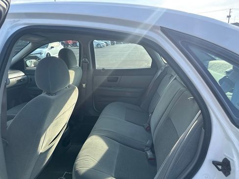 Used 2003 Ford Taurus SES FWD image 6