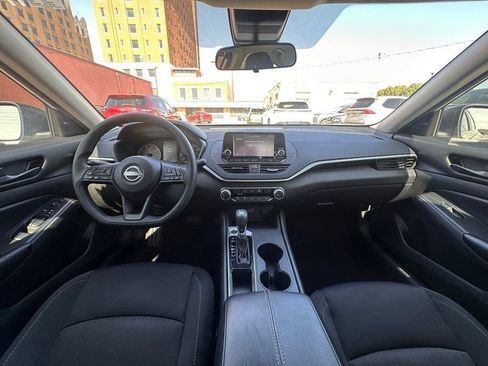 Used 2024 Nissan Altima 2.5 S FWD image 17