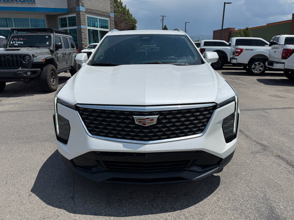 Used 2024 Cadillac XT4 Premium Luxury AWD/4WD image 2