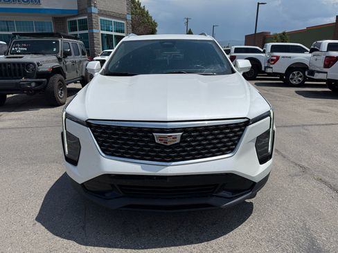 Used 2024 Cadillac XT4 Premium Luxury AWD/4WD image 2