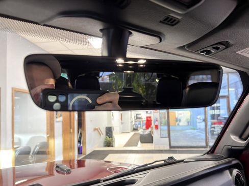 Used 2022 Jeep Wrangler Unlimited Sahara image 49