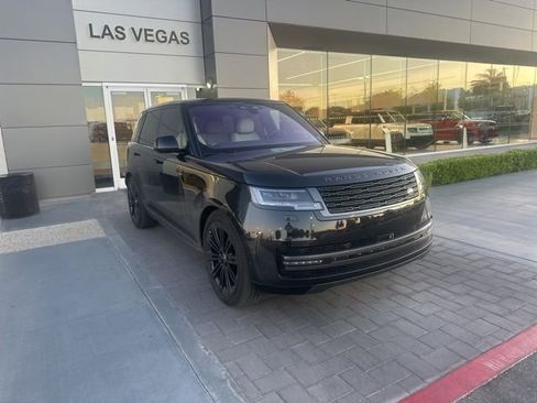 Certified 2023 Land Rover Range Rover SE image 3