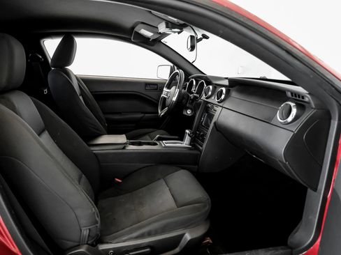 Used 2005 Ford Mustang Coupe RWD image 20