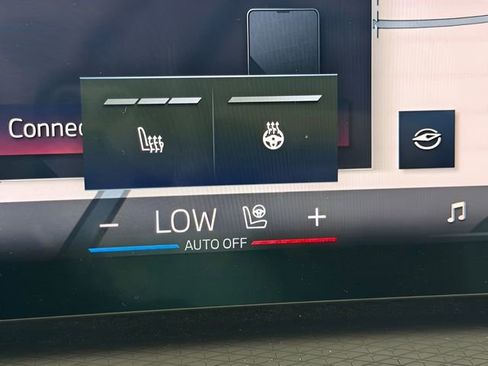 Used 2026 BMW 440i xDrive Convertible w/ Premium Package image 38