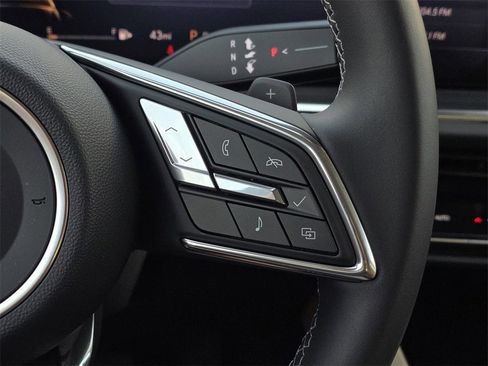 Used 2025 Buick Envision Preferred image 24