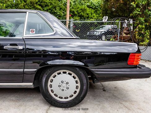 Used 1989 Mercedes-Benz 560 SL image 5