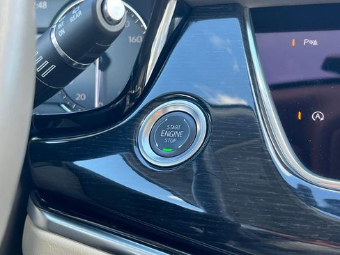 Certified 2025 Cadillac XT6 Premium Luxury image 31