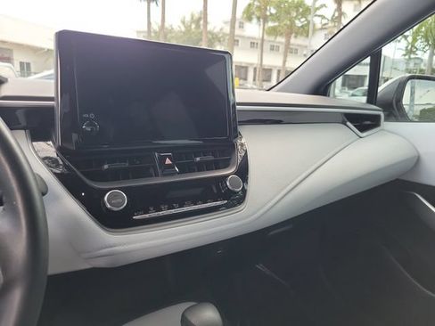 Used 2025 Toyota Corolla SE w/ Convenience Package FWD image 21