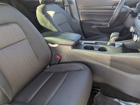 Used 2025 Nissan Altima 2.5 S image 8