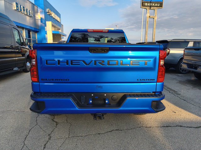 Used 2024 Chevrolet Silverado 1500 Custom w/ LPO, Dark Essentials Package AWD/4WD image 4