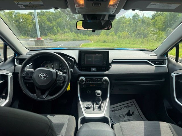 Used 2019 Toyota RAV4 LE w/ Carpet Mat Package AWD/4WD image 18