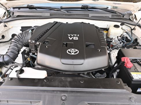 Used 2006 Toyota 4Runner SR5 AWD/4WD image 34