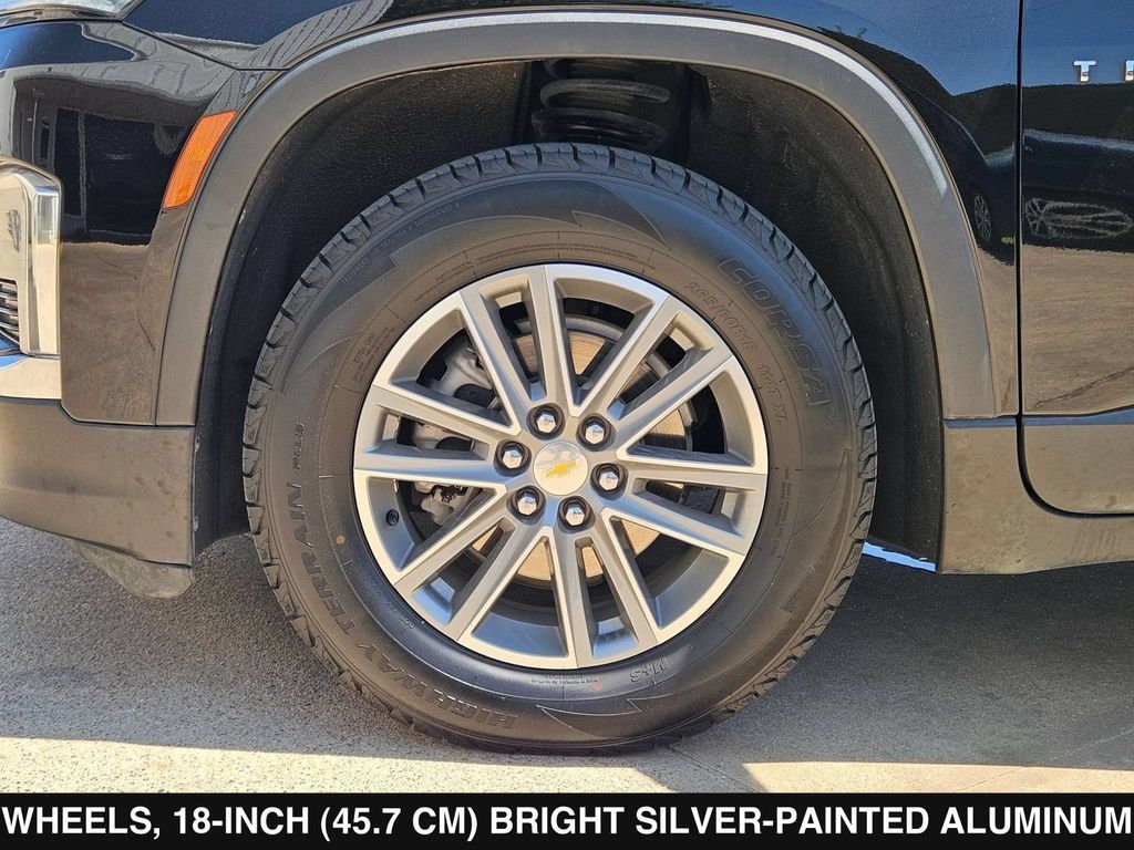 Used 2022 Chevrolet Traverse LT FWD image 36