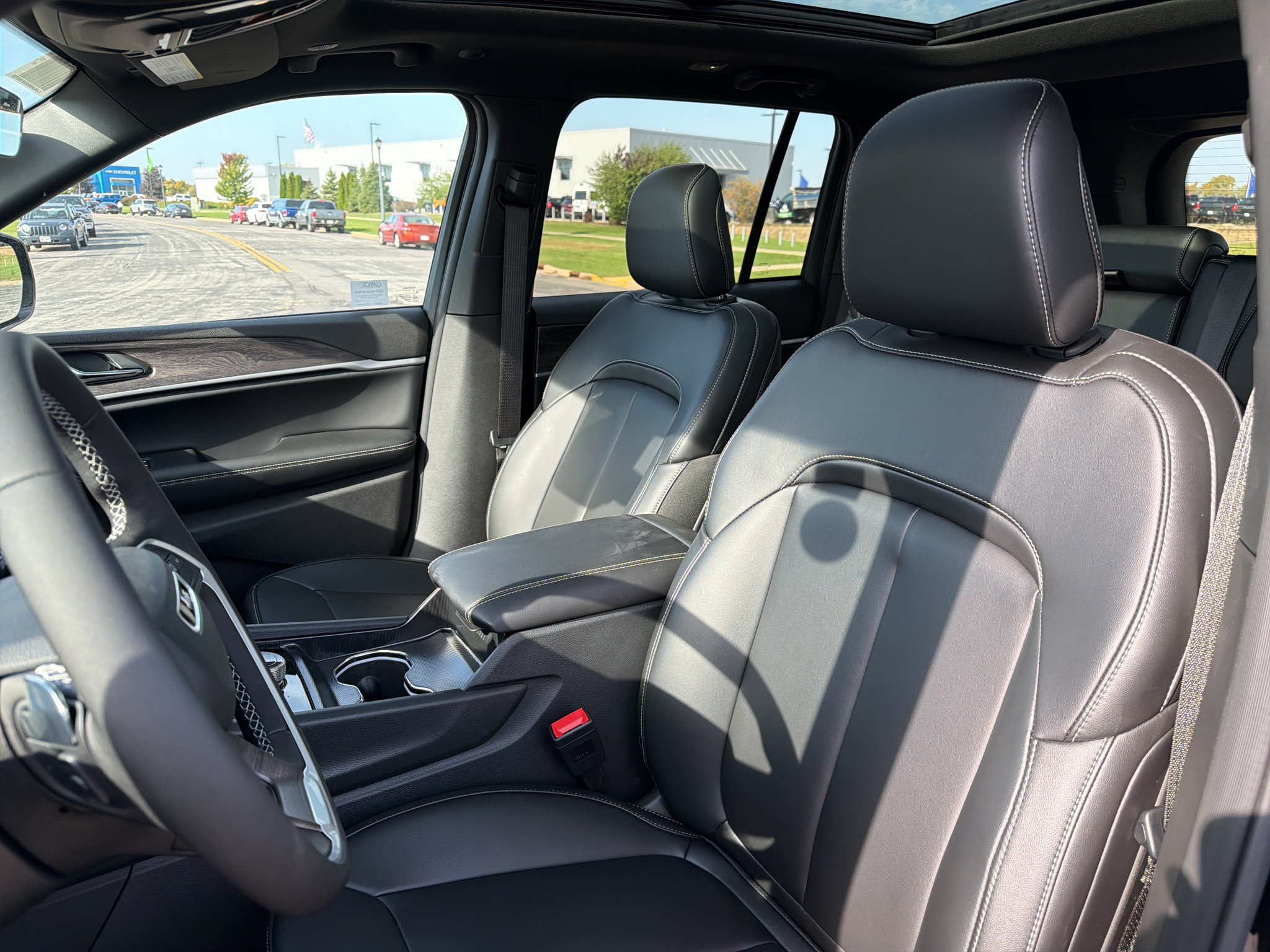 New 2027 Jeep Grand Cherokee Limited AWD/4WD image 16