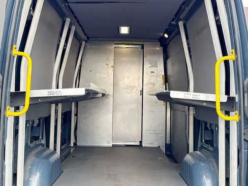 Used 2019 Mercedes-Benz Sprinter 144 image 9