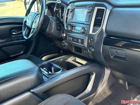 Used 2019 Nissan Titan SV w/ SV Convenience Package AWD/4WD image 11