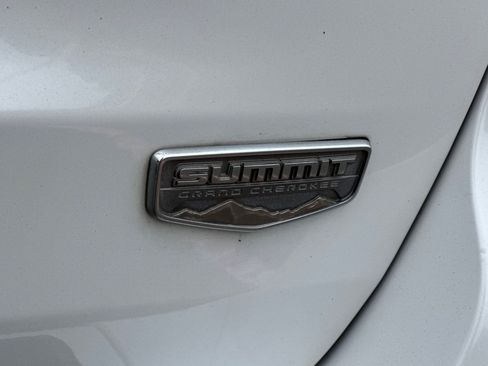 Used 2018 Jeep Grand Cherokee Summit w/ Platinum Series Group AWD/4WD image 24