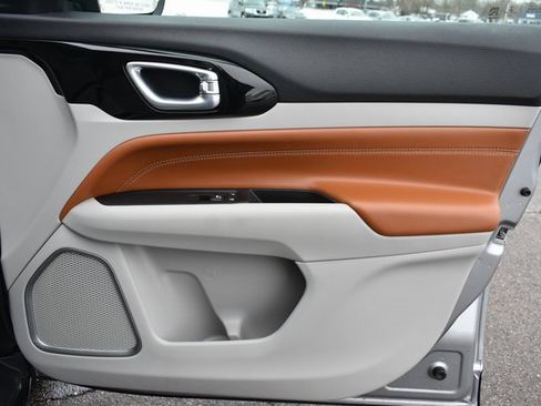 Used 2022 Jeep Compass Limited image 38