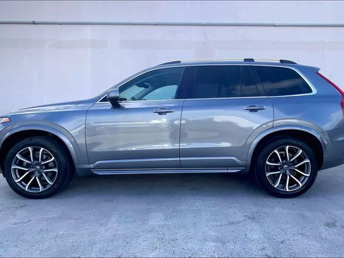 Used 2017 Volvo XC90 T6 Momentum w/ Vision Package AWD/4WD image 4
